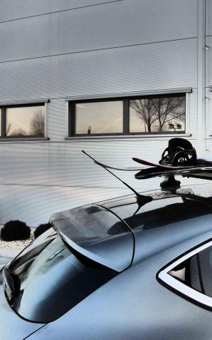 Autem na narty. Jak bezpiecznie przewieźć sprzęt?